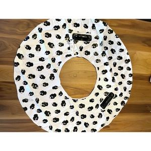 Alice + Olivia pool float